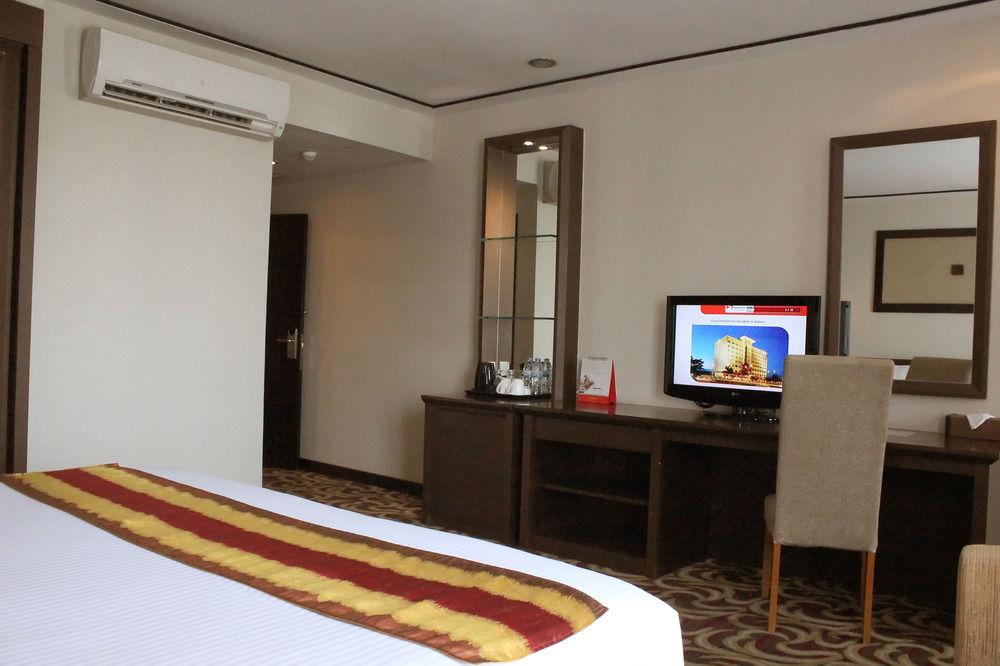 Swiss-Belinn Baloi Batam Nagoya Eksteriør bilde