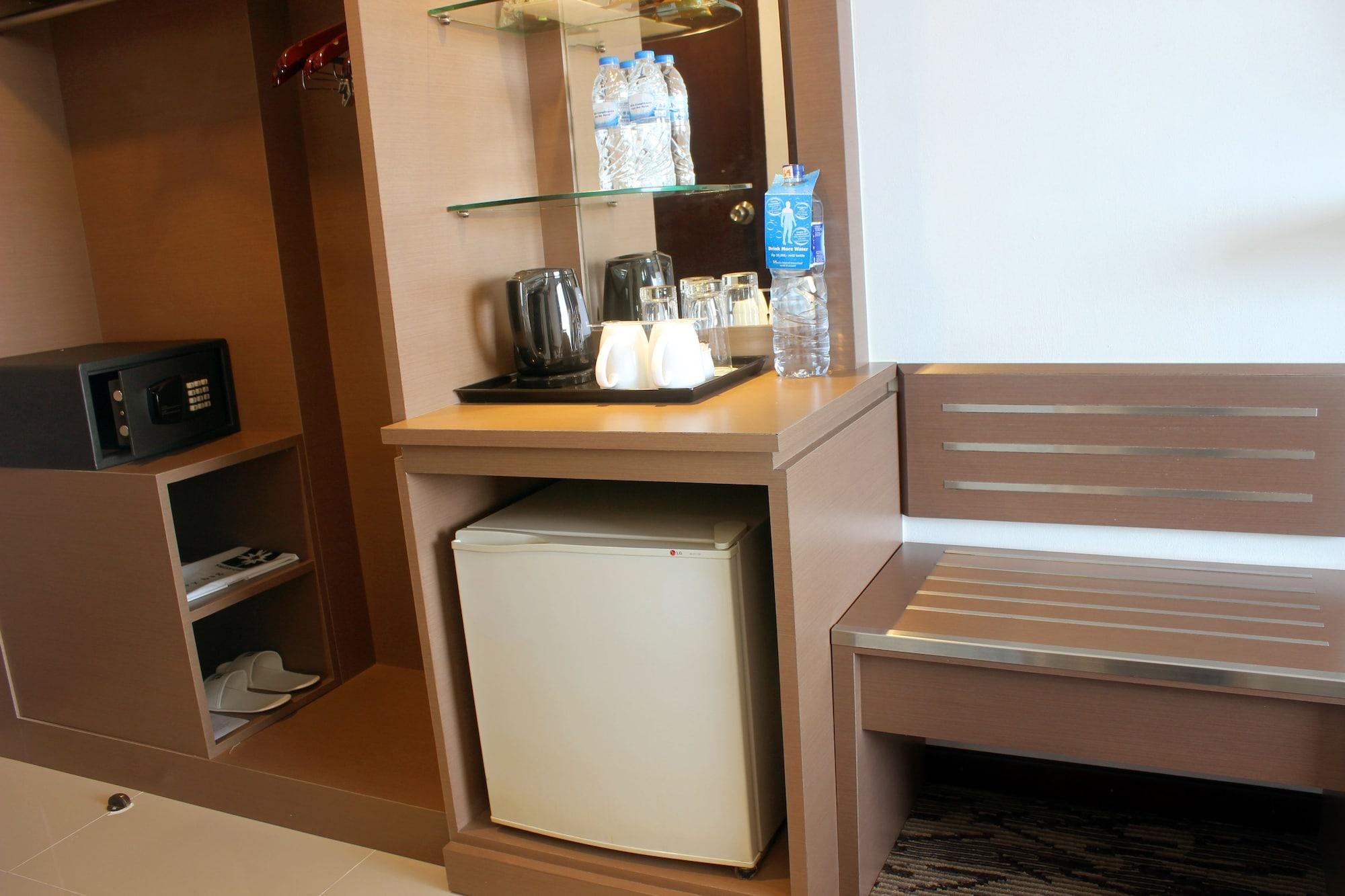 Swiss-Belinn Baloi Batam Nagoya Eksteriør bilde