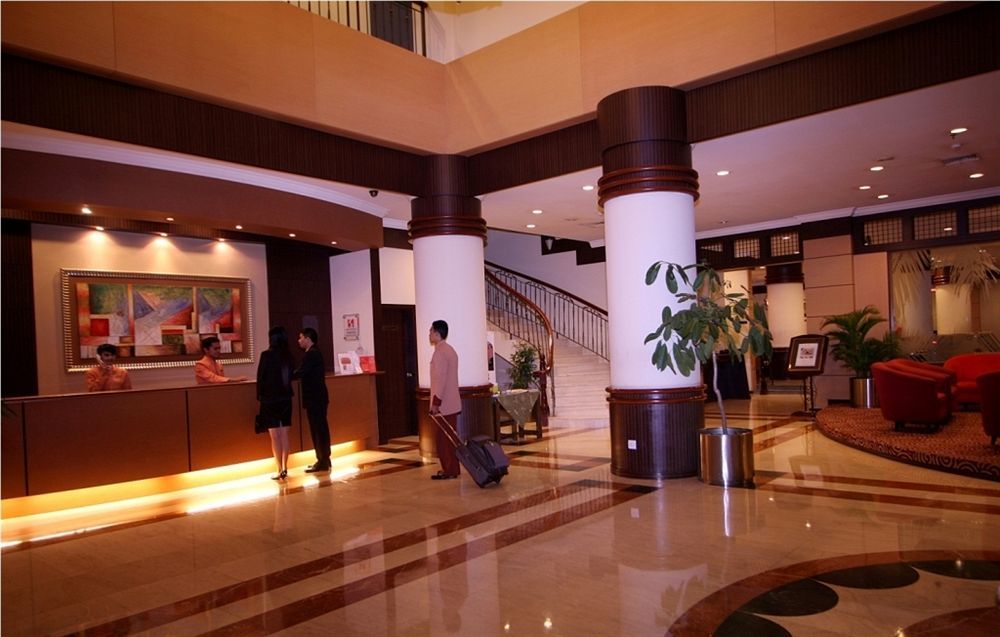 Swiss-Belinn Baloi Batam Nagoya Eksteriør bilde