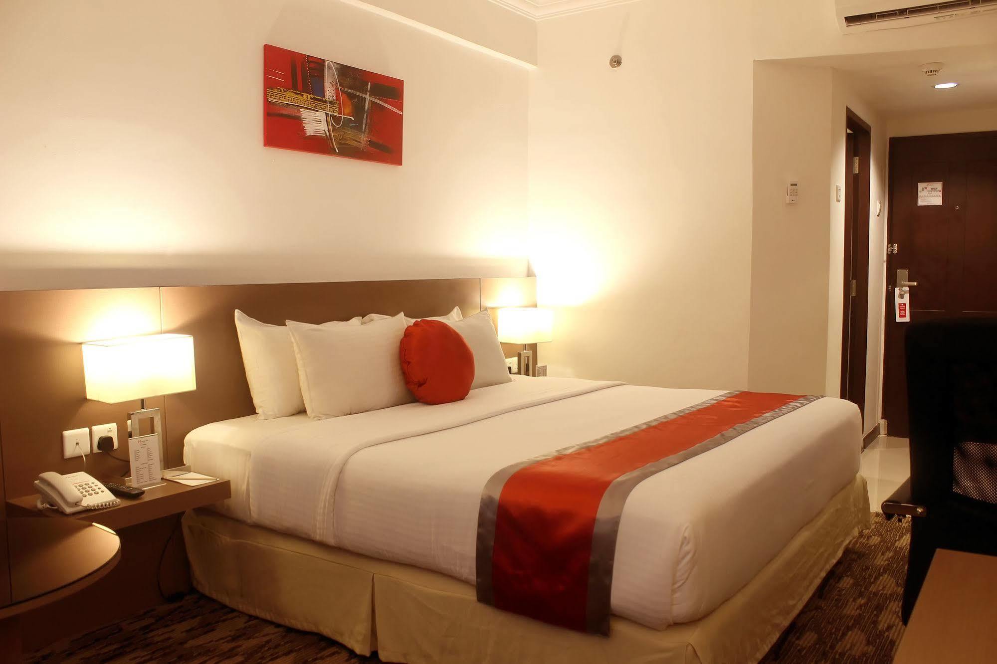 Swiss-Belinn Baloi Batam Nagoya Eksteriør bilde
