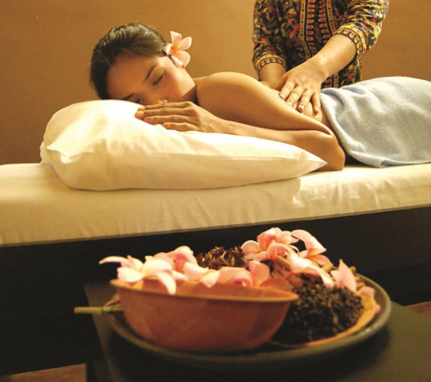 Swiss-Belinn Baloi Batam Nagoya Eksteriør bilde