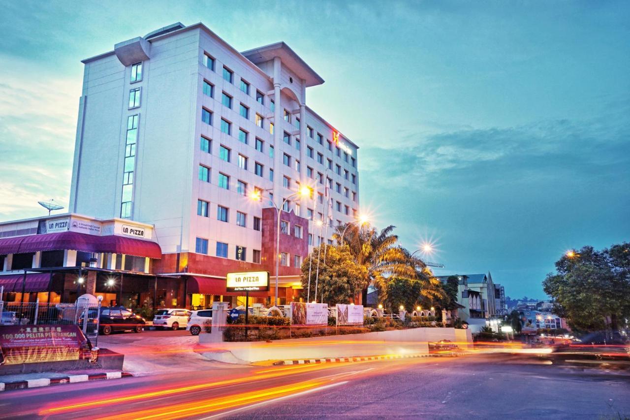 Swiss-Belinn Baloi Batam Nagoya Eksteriør bilde